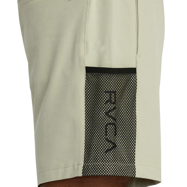 RVCA X OVER SHORT