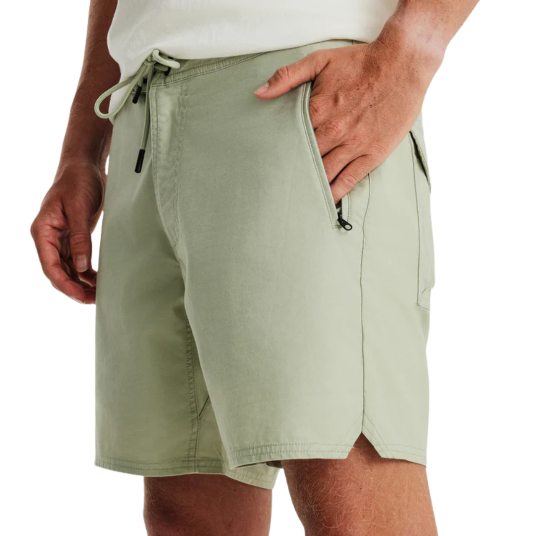 ROARK LAYOVER TRAVELER SHORT