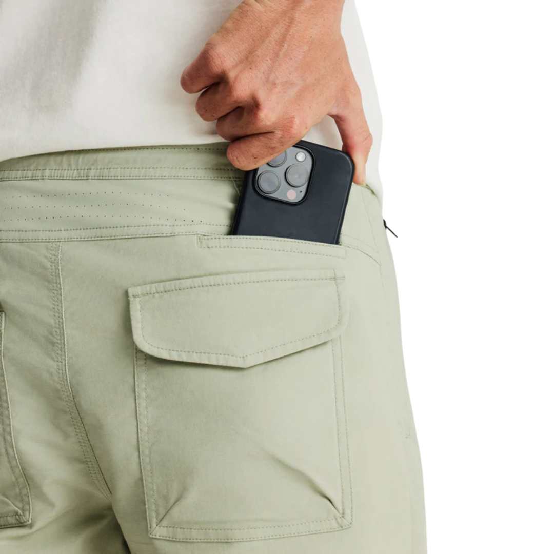 ROARK LAYOVER TRAVELER SHORT