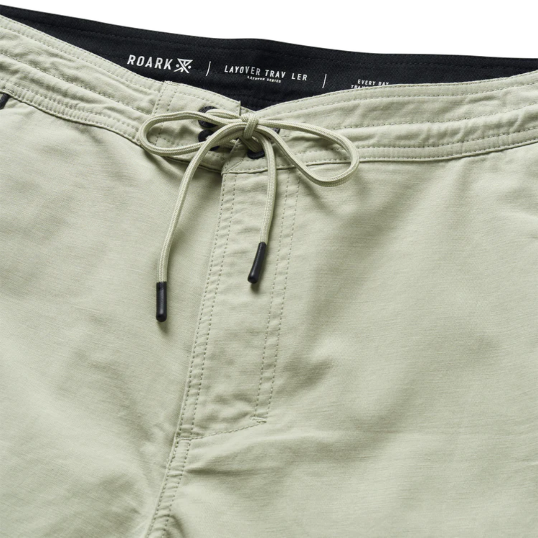 ROARK LAYOVER TRAVELER SHORT