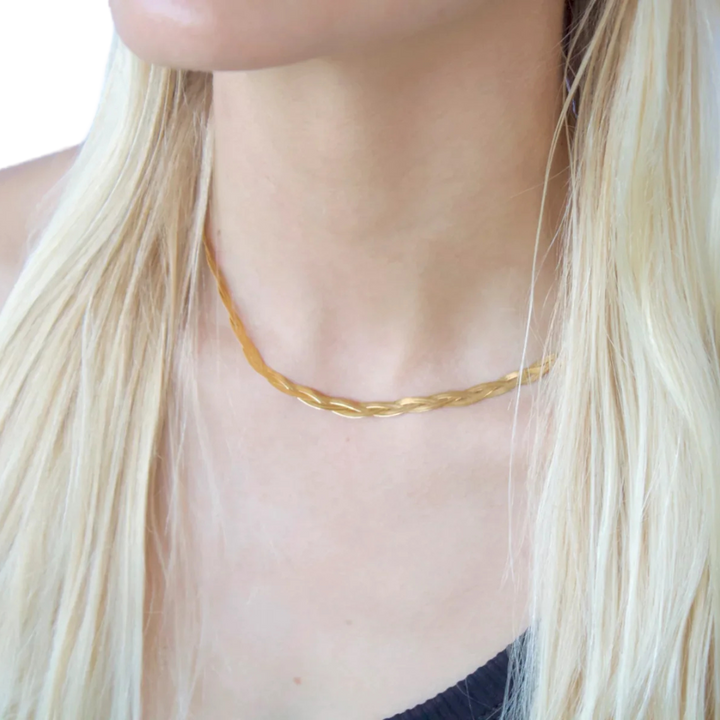 SALTY CALI BRAID NECKLACE