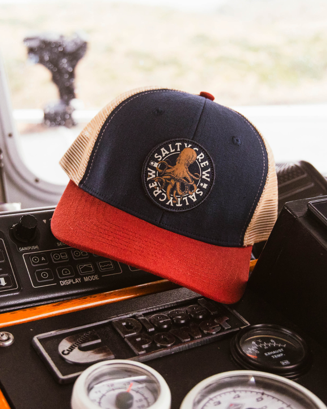 SALTY CREW TENTACLES RETRO TRUCKER HAT