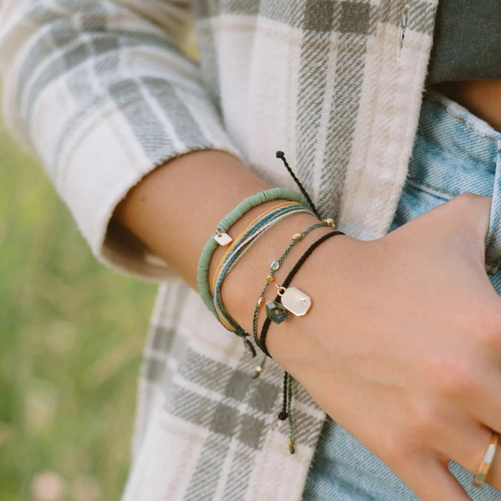 PURA VIDA HEISHI DISC & METAL STRETCH BRACELET