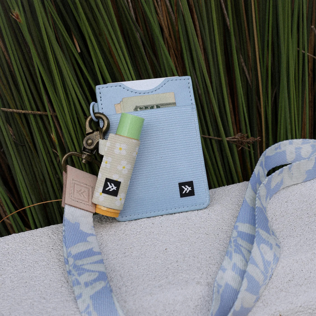 THREAD VERTICAL WALLET - LIGHT BLUE