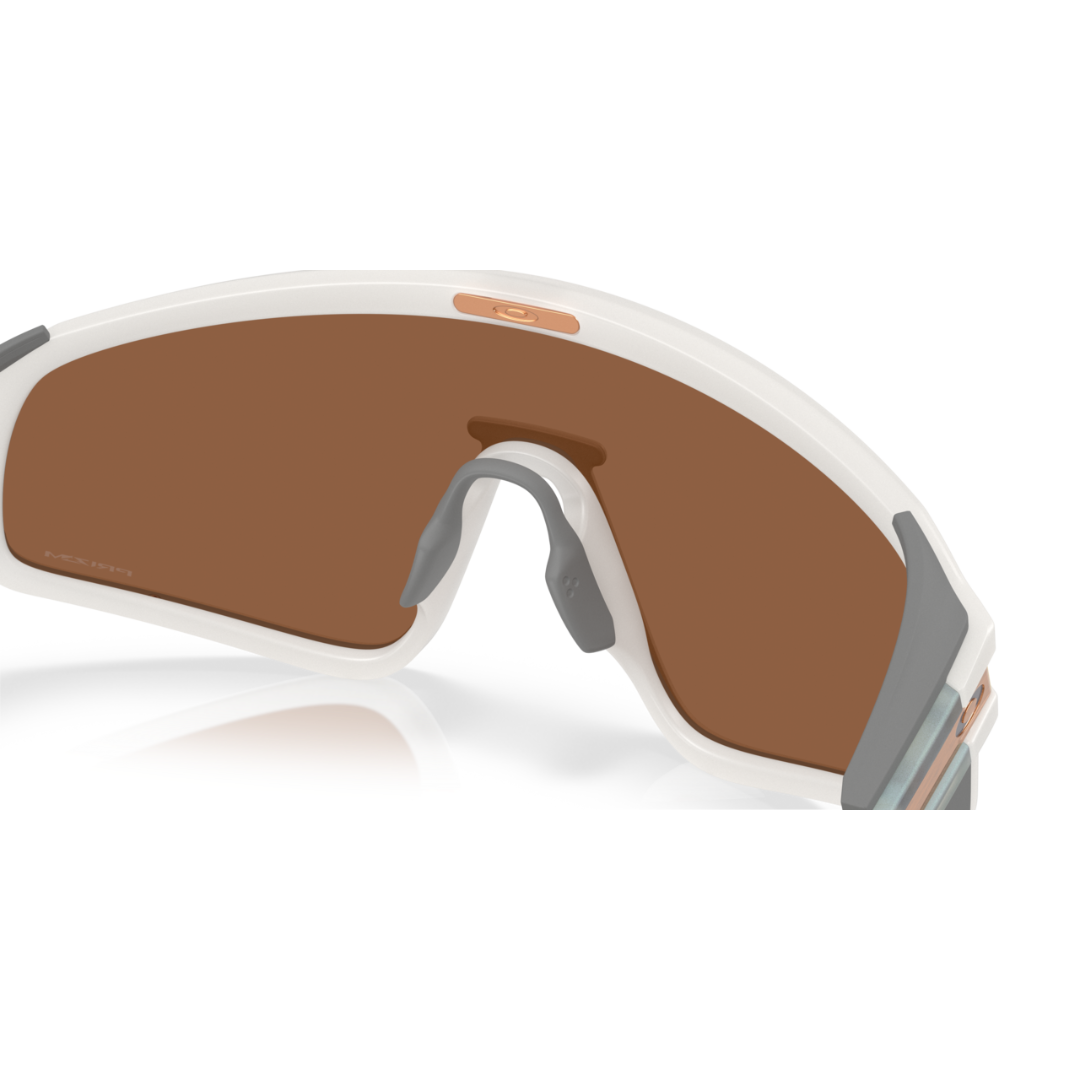 OAKLEY LATCH PANEL