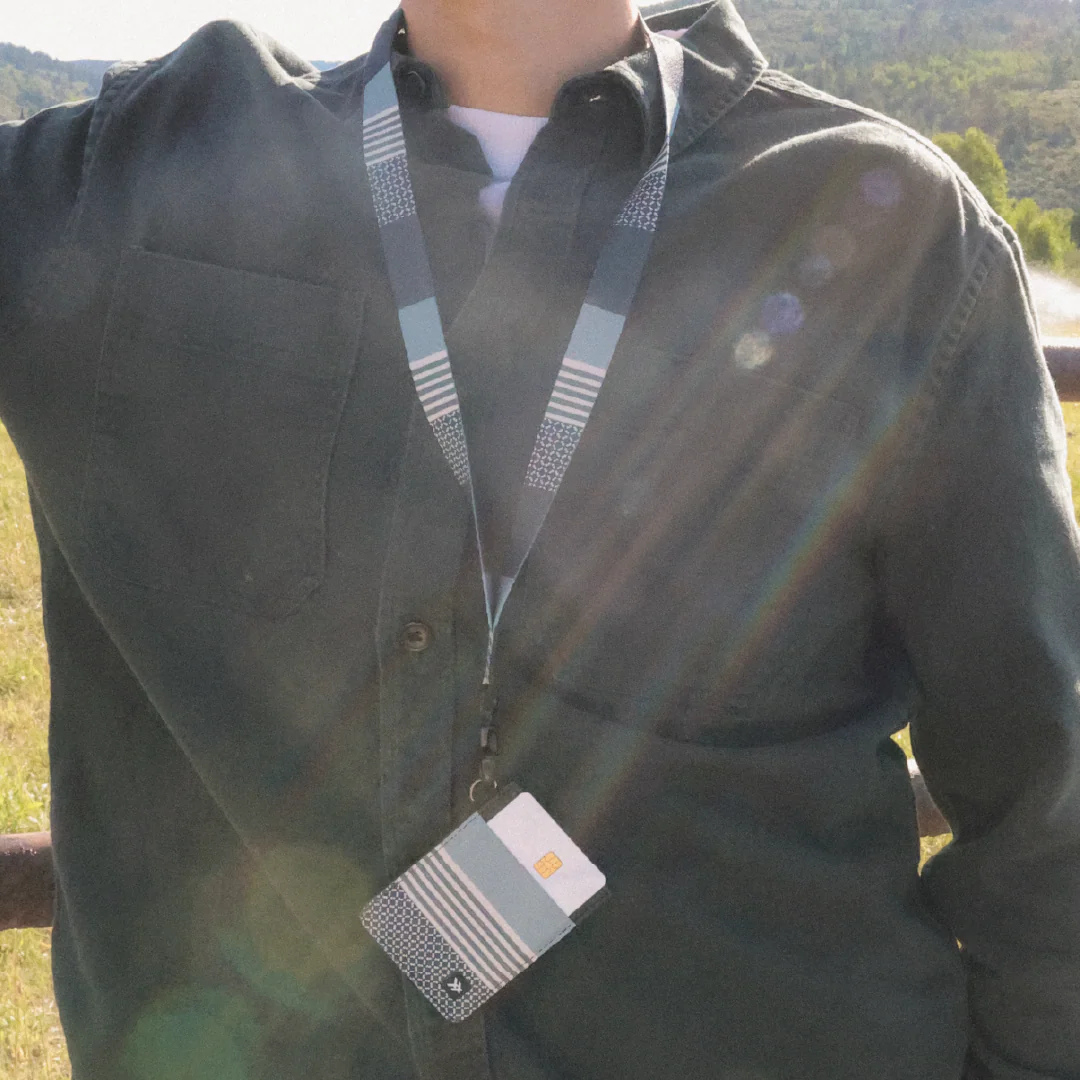 THREAD SANDERS STONE NECK LANYARD