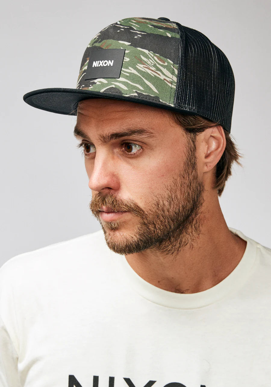 NIXON TEAM TRUCKER HAT