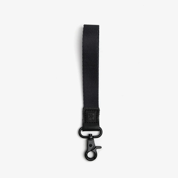 THREAD WRIST LANYARD - BLK