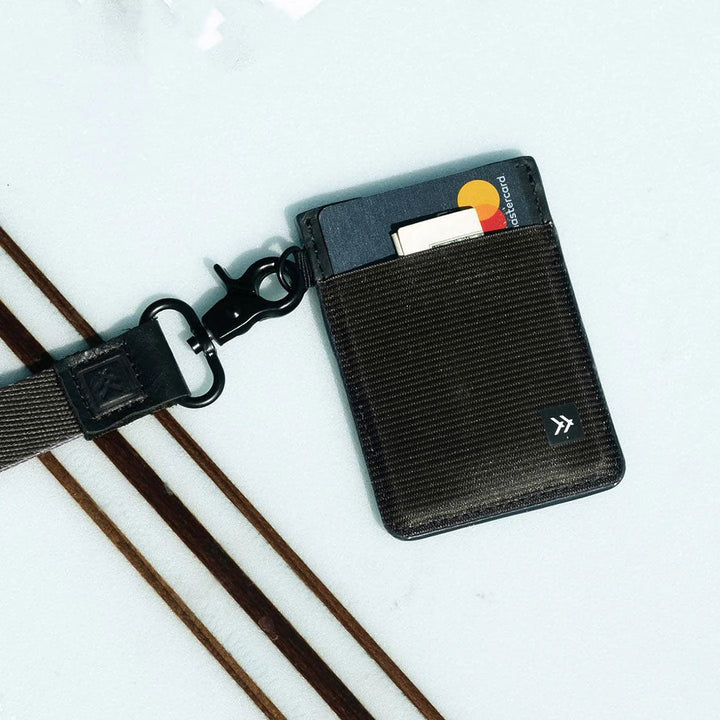 THREAD VERTICAL WALLET - BLACK